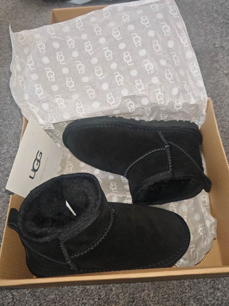 Ugg classic mini 2 boots small made would fit size kids 12