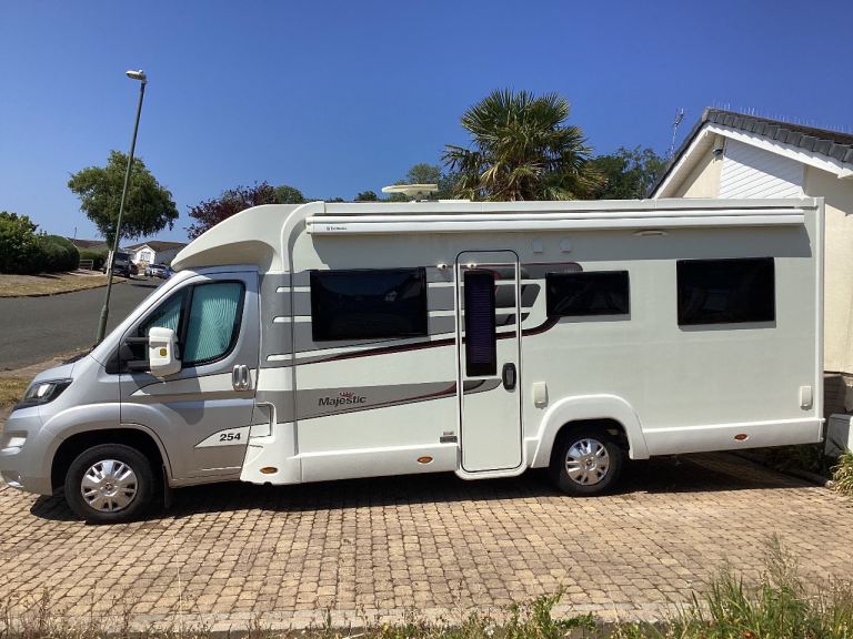 Elddis Majestic 254