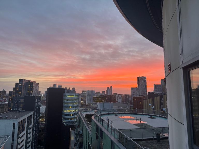 2 floor luxury penthouse apartment for short-term let 1,300 SQ feet. 