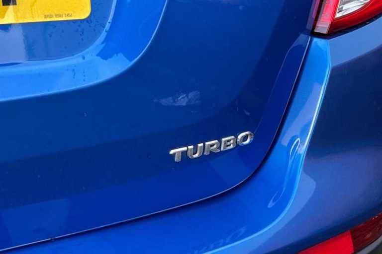 2017 Vauxhall Mokka X 1.4T Design Nav 5dr HATCHBACK PETROL Manual