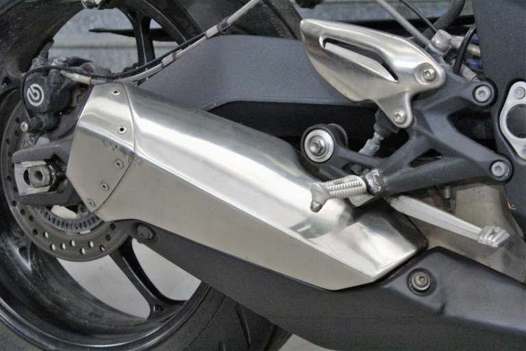 2015 15 TRIUMPH STREET TRIPLE 675 WHITE HPI CLEAR 11K NEW SHAPE TRADE SALE MOT