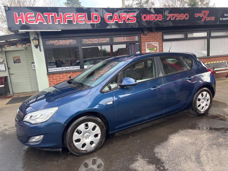 2010 Vauxhall Astra 1.7 CDTi 16V ecoFLEX Exclusiv 5dr HATCHBACK Diesel Manual