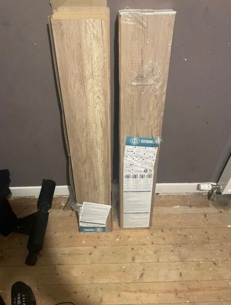 2 Packs Laminate Flooring
