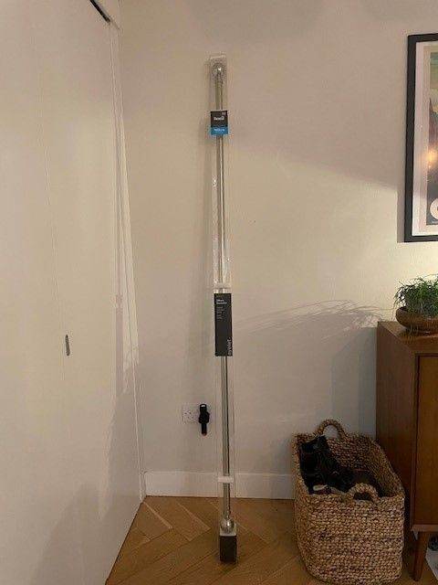 New curtain pole ad - £25 - Brand new Dunelm curtain pole - 180 cms