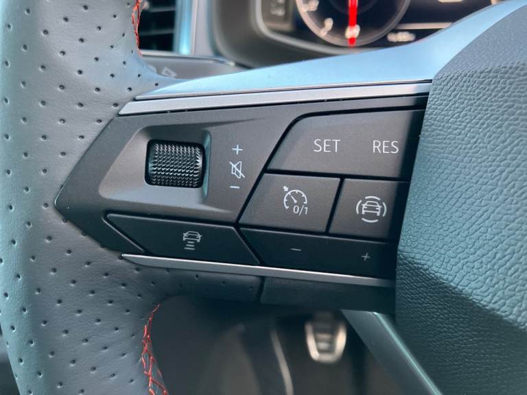 2025 SEAT Ateca 1.5 TSI EVO FR Black Edition 5dr Estate PETROL Manual