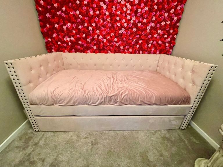 image for Baby pink daybed with trundle. 