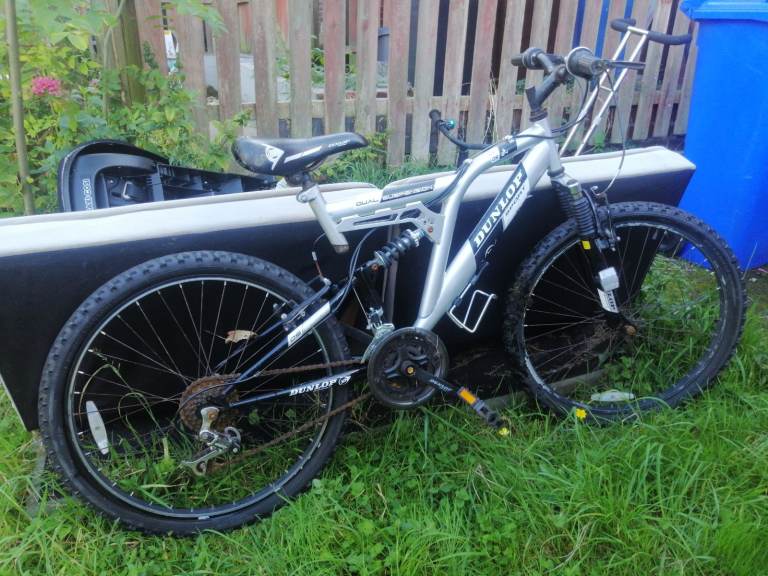  Mountain bike. (dual suspension)! 