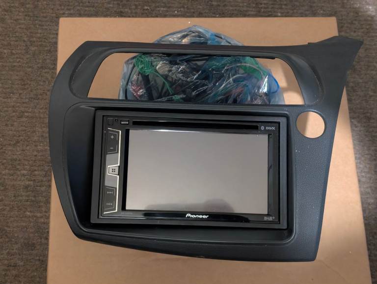 Pioneer Avh-X490dab + Honda Civic 8th Gen 2006-2011 Double DIN Fascia & Cable
