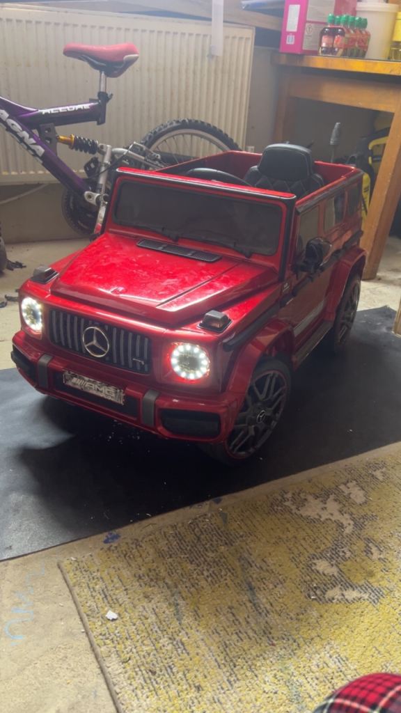 Mercedes G-wagon style electric car