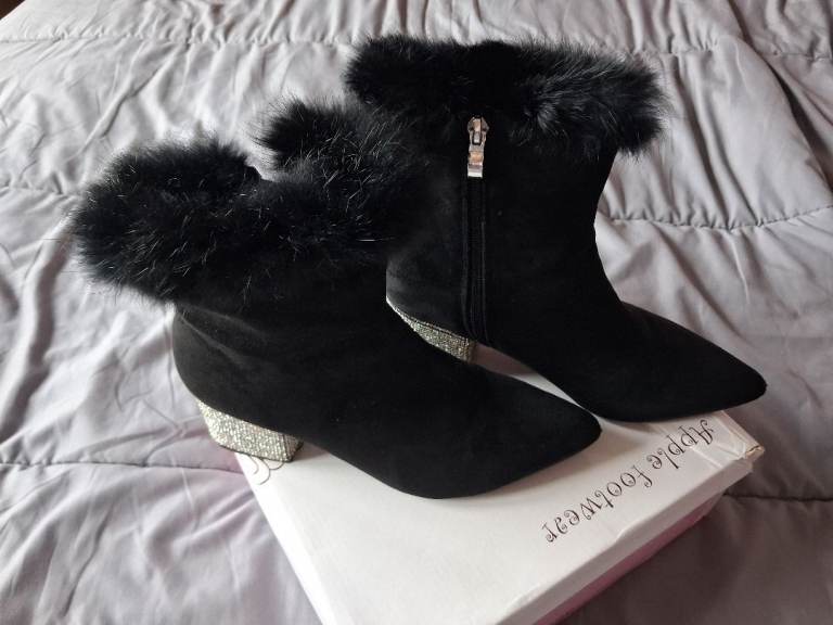  Footwear Black Ankle Boots with Faux Fur Trim