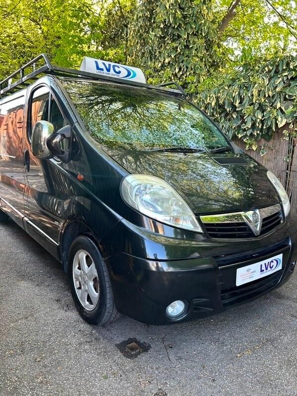 Vauxhall Vivaro 2900 CDTI SPORTIVE LOW MILES RSRE IN BLACK FSH CLEAN VAN