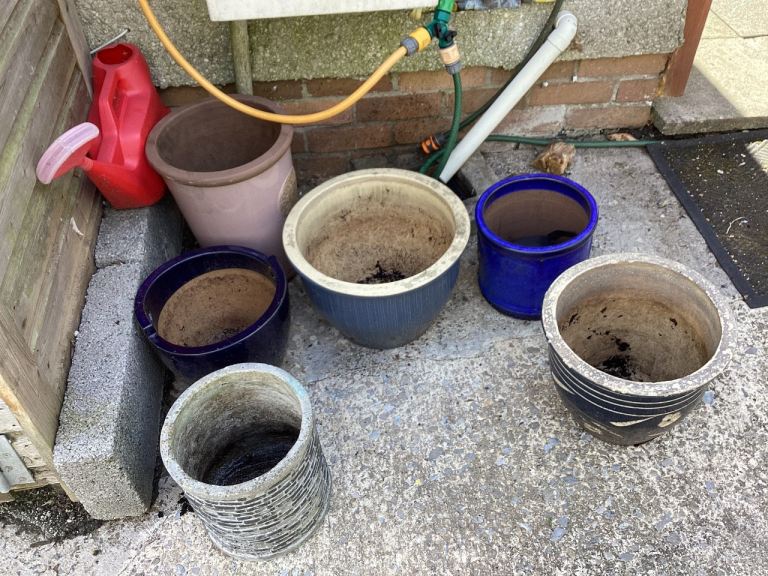 Flower pots various sizes