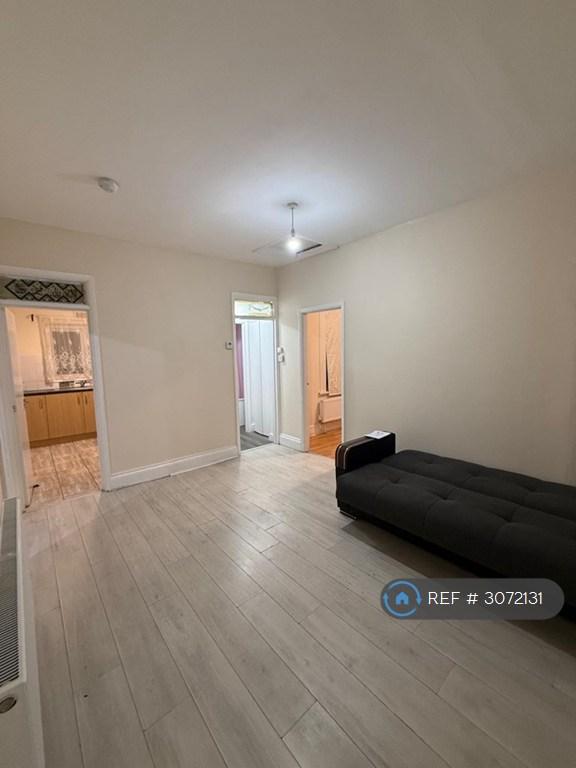 2 bedroom flat in Bruce Road, London, NW10 (2 bed) (#3072131)