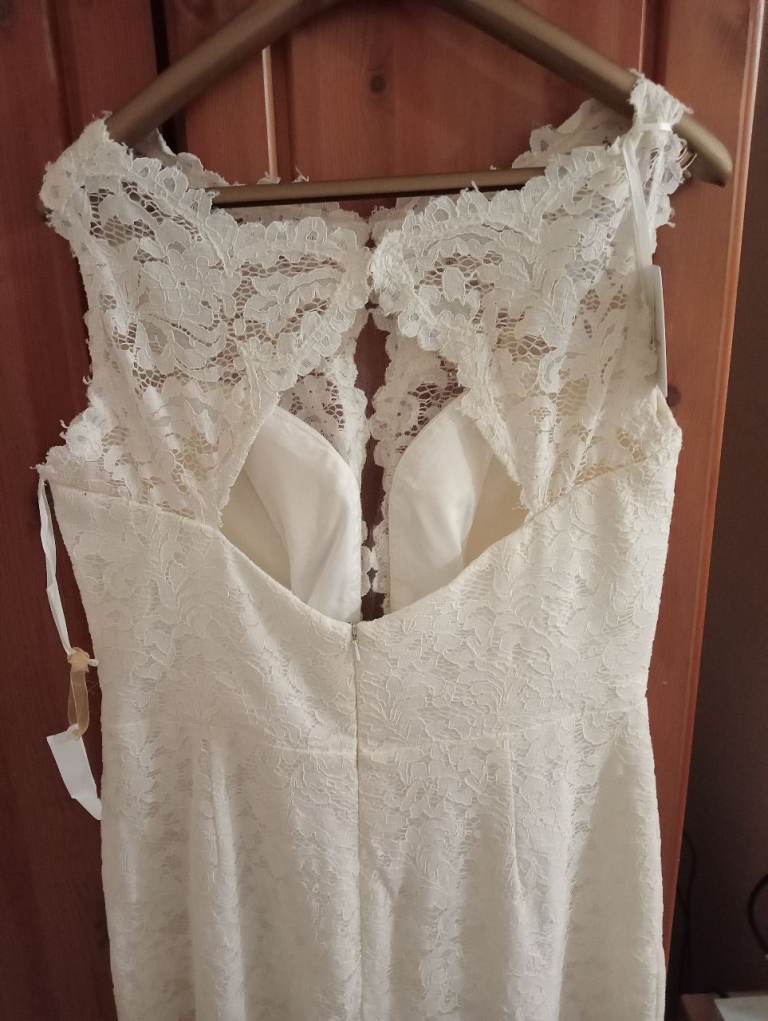 Wedding dress size 14/16 