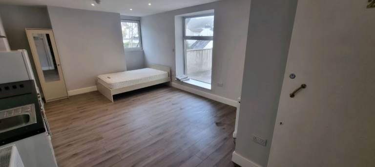 Studio flat near City Centre