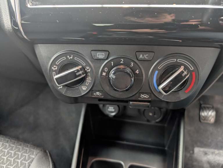 2019 Suzuki Swift 1.2 Dualjet Attitude Hatchback 5dr Petrol Manual Euro 6 (s/s) (90 ps) - ALL HAT...