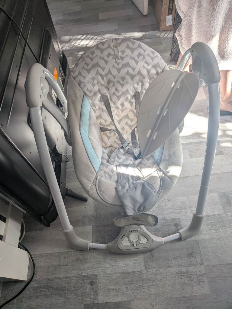 Baby rocker plays music 