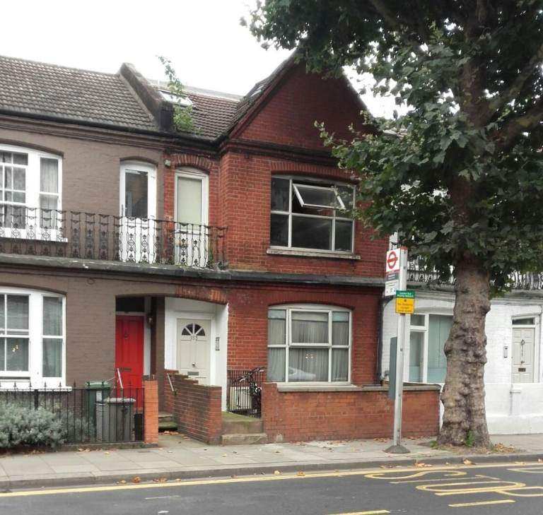 DSS FULHAM 1ST FL SELF CON STUDIO FLAT 10 MIN WALK TUBE &RIVER SHORT BUS RIDE TO CLAPHAM JUNCTION