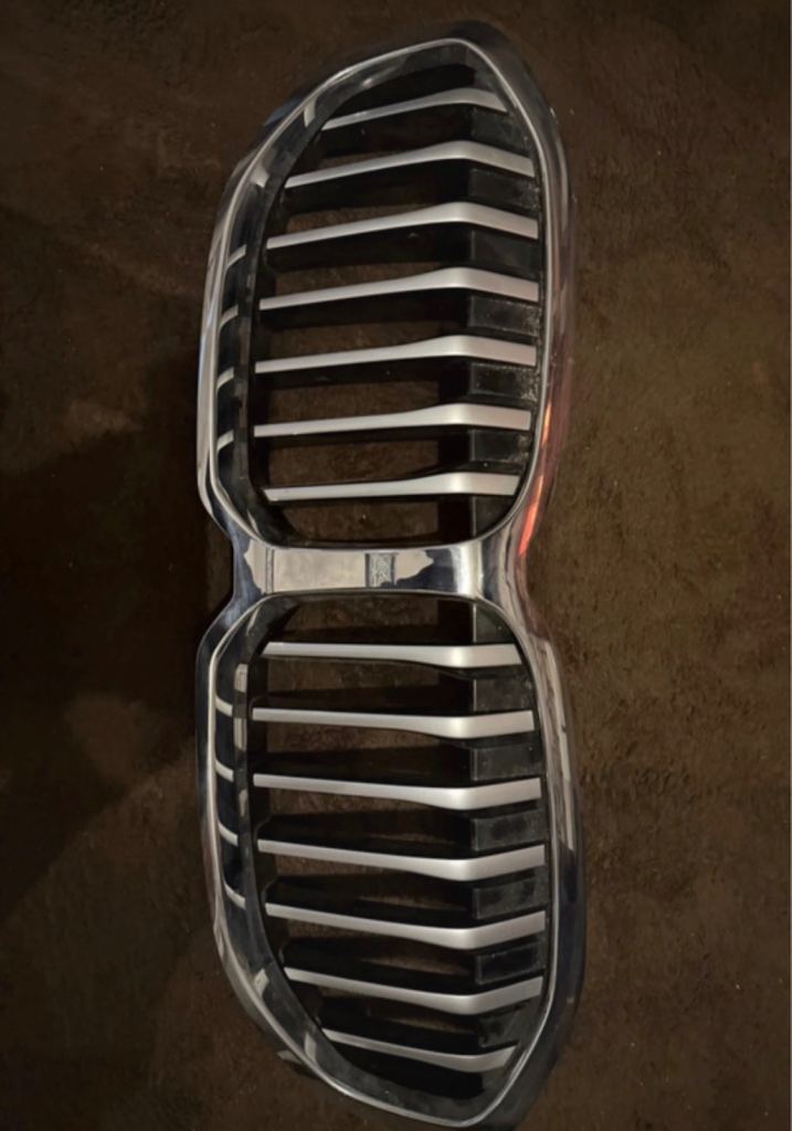 2019/2024 BMW 118i front grill. 