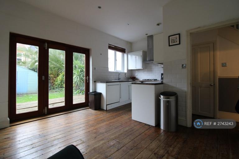 4 bedroom house in Crowborough Road, London, SW17 (4 bed) (#2743243)