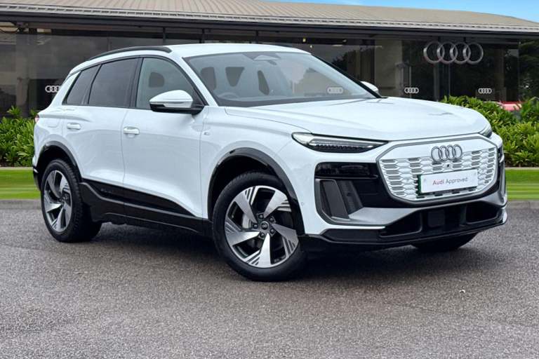 2025 Audi Q6 e-tron Q6 SUV S line e-tron performance  225,00 kW Estate ELECTRIC Automatic