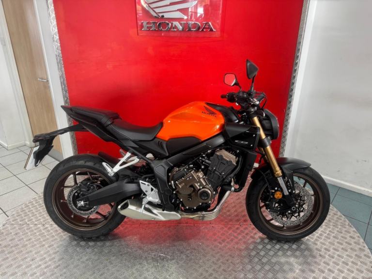 Pre-registered Honda CB650RR E-Clutch
