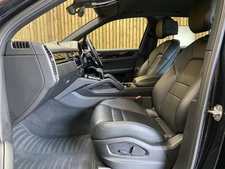 2022 Porsche Cayenne V6 E-Hybrid SUV HYBRID Automatic