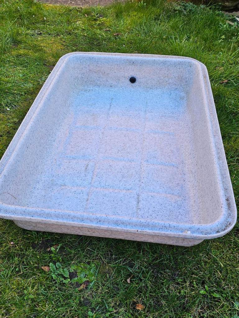 Dog paddling pool