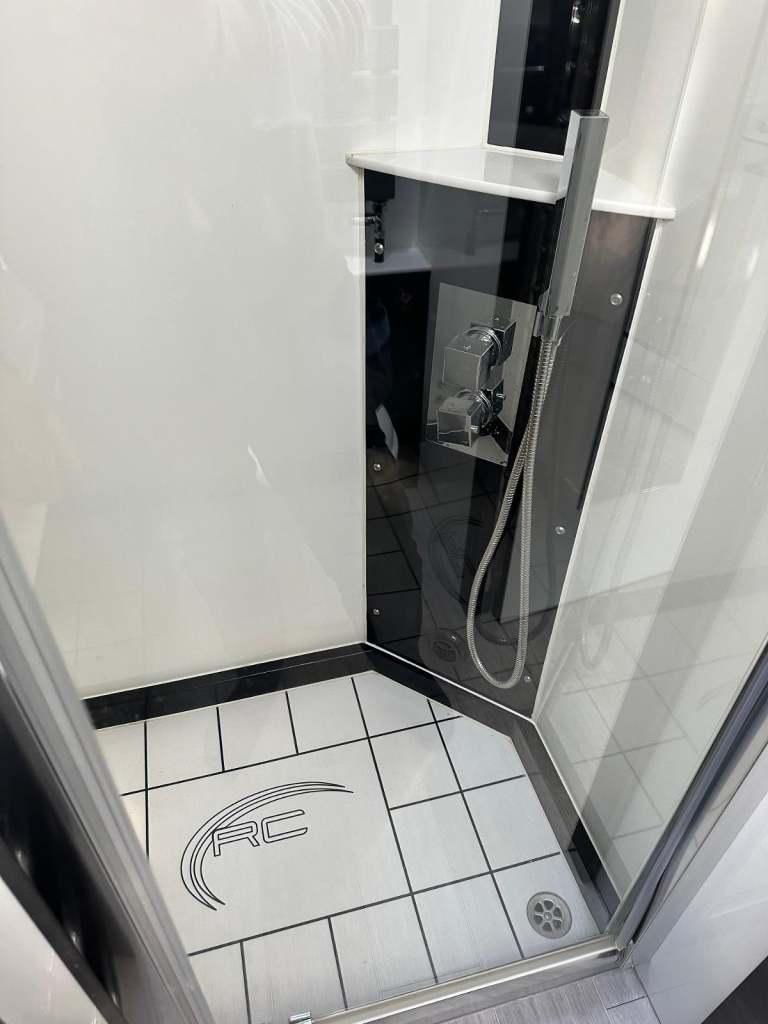 RC Motorhomes RC9M Motorhome Camper RV