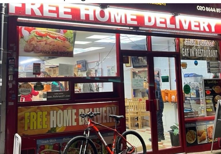 Fish & Chips & Kebab Restaurant with 2 bed Flat for Sale – Carshalton, London 🔥