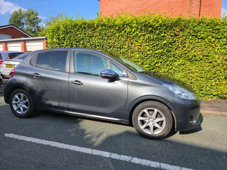 image for Peugeot, 208, Hatchback, 2015, Manual, 1199 (cc), 5 doors