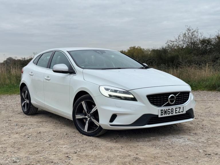 2019 Volvo V40 2.0 D2 R-Design Nav Plus Auto Euro 6 (s/s) 5dr HATCHBACK Diesel Automatic
