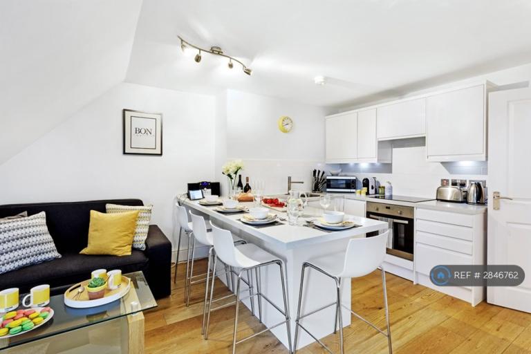 2 bedroom flat in High Street, Knaresborough, HG5 (2 bed) (#2846762)