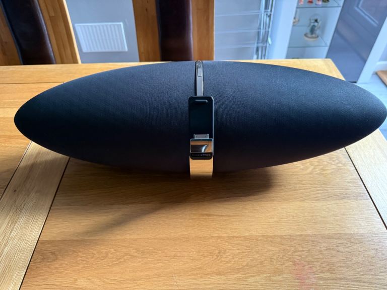 Bowers & Wilkins Zeppelin Speaker - Black, Good Condition