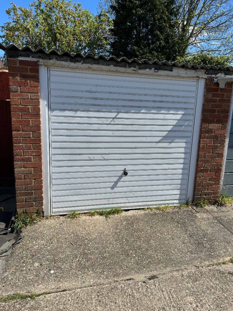 Bracknell Garage To Rent 
