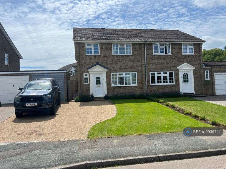3 bedroom house in St Johns, Dorking, RH5 (3 bed) (#2935741)