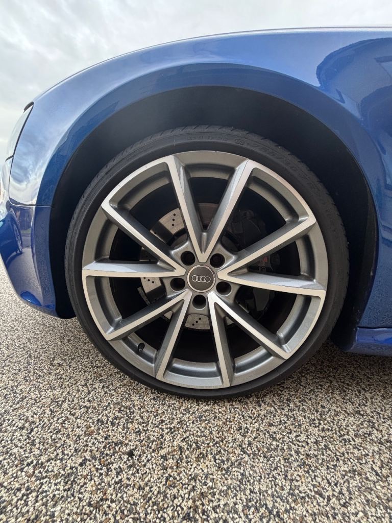 Audi, RS5, Coupe, 2011, Semi-Auto, 4163 (cc), 2 doors