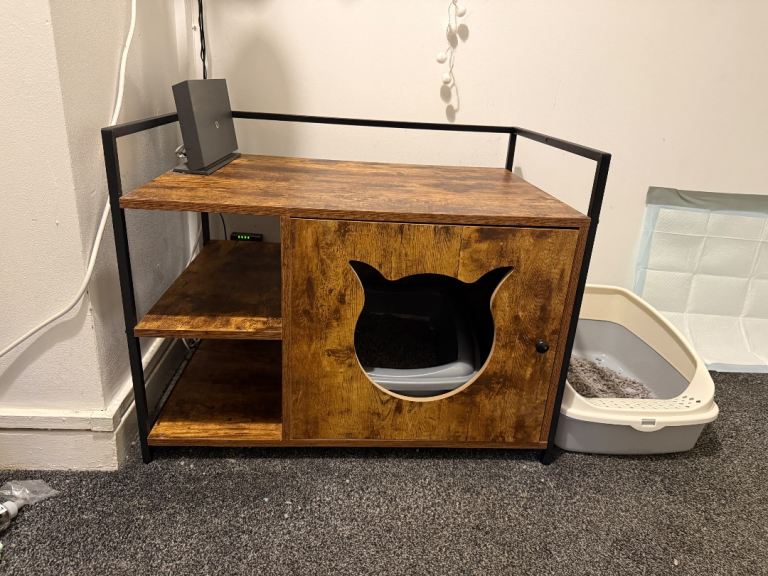 Cat litter tray cabinet 