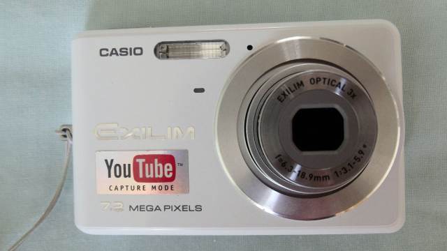 Casio Exilim EX-Z77WE Digital Camera – Reconditioned, White | in