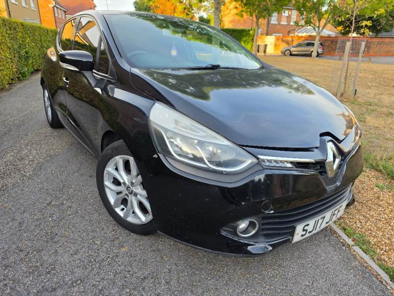 2017 Renault CLIO,898 cc petrol,New Mot, 5 doors