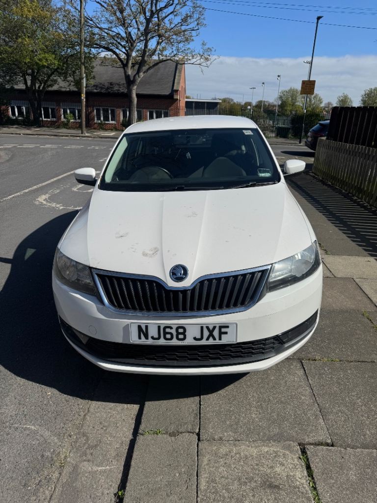 Skoda, RAPID, Hatchback, 2018, Manual, 1596 (cc), 5 doors