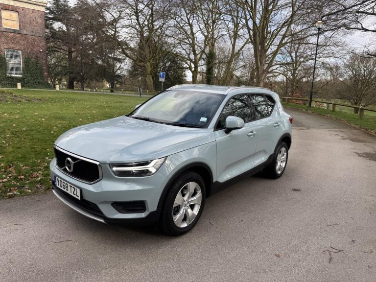 VOLVO XC40 2.0 Momentum D3 2019