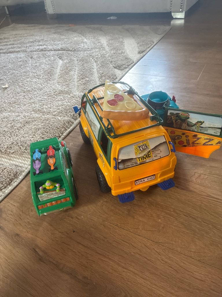 Teenage Mutant Ninja Turtles Pizza Van & Green Vehicle – Good Condition