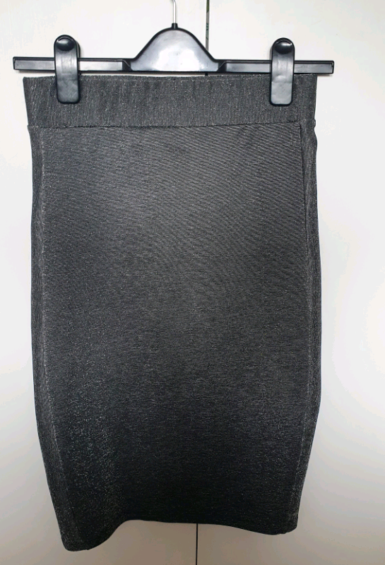 image for SILVER STRETCHY SKIRT ~ IDEAL FOR CHRISTMAS 🎄 