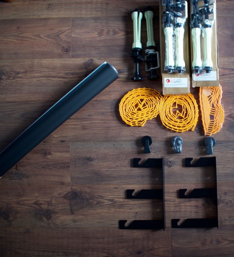 Pixapro Double Sided Vinyl Photography Backdrop 1.35mx4m + Triple Holder Pulley Wall Bracket Set