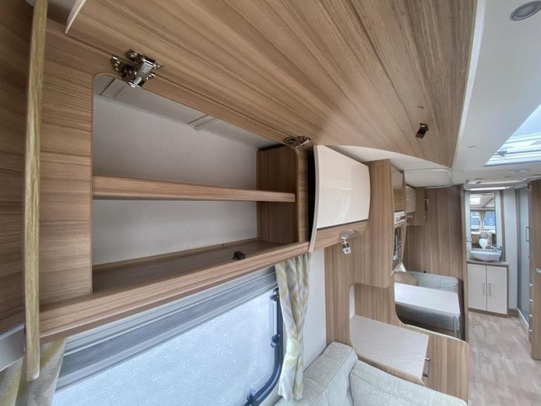 2017 LUNAR CLUBMAN ES LUXURY TOURING CARAVAN