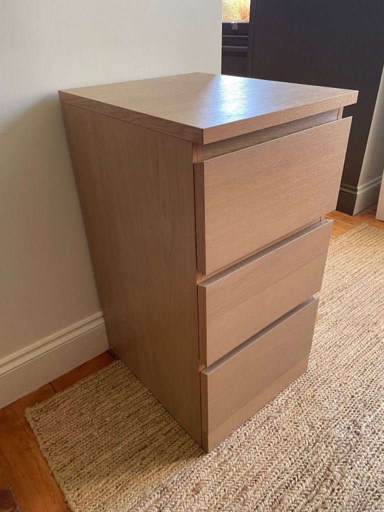 IKEA Malm chest of 3 drawers in oak, great condition!