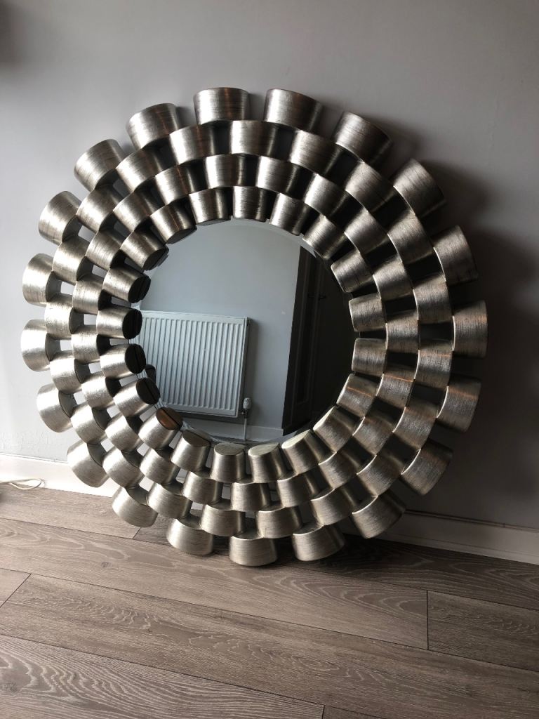 Modern Round Mirror 4ft Silver - perfect condition 