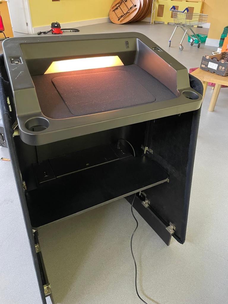DJ Booth Console LED Light Pro Event DJ Table + Flight Case