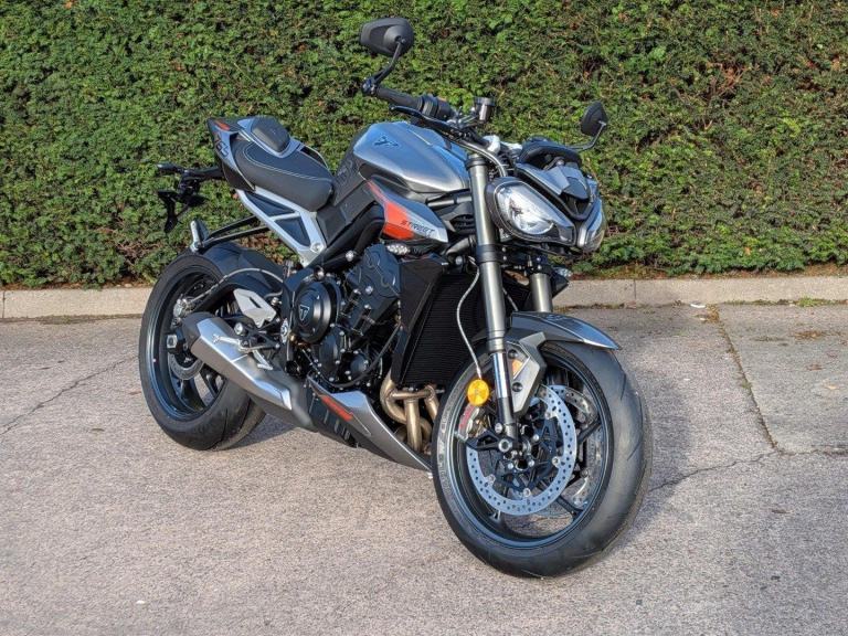 TRIUMPH STREET TRIPLE 765 RS - BRAND NEW IN STOCK - OFFER